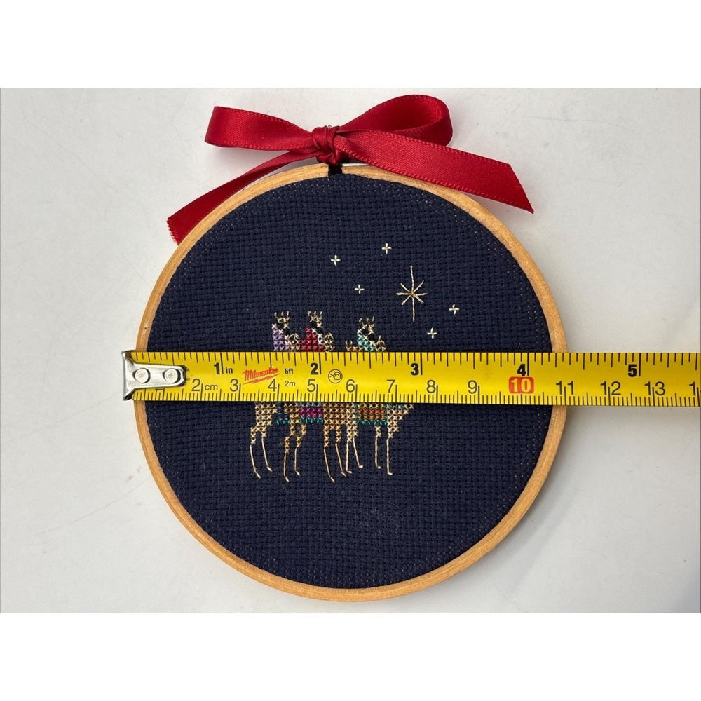 Finished Crosstitch  "Three Kings" 4.5"Round, Ornament Or Wall Hanger Christmas - Picture 5 of 5